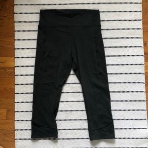 Lulu Lemon cropped leggings, hunter green